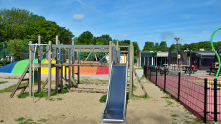 Tobogán en parque infantil - Vodatent - Camping de Krabbeplaat - Brielle - Holanda Meridional - Países Bajos