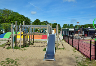 Tobogán en parque infantil - Vodatent - Camping de Krabbeplaat - Brielle - Holanda Meridional - Países Bajos