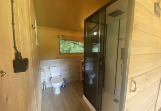 Bathroom in safari tent - Vodatent - Camping Moulin du Pommier - Saulgond- Nouvelle-Aquitaine - France.jpg