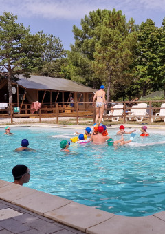 Piscina al aire libre - Voda-Tent - Camping Luna del Monte - Monte Santa Maria Tiberina - Umbría - Italia