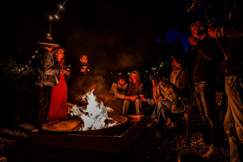 Campfire - TinyParks - Cast Away - Tiengemeten - Holanda Meridional - Países Bajos
