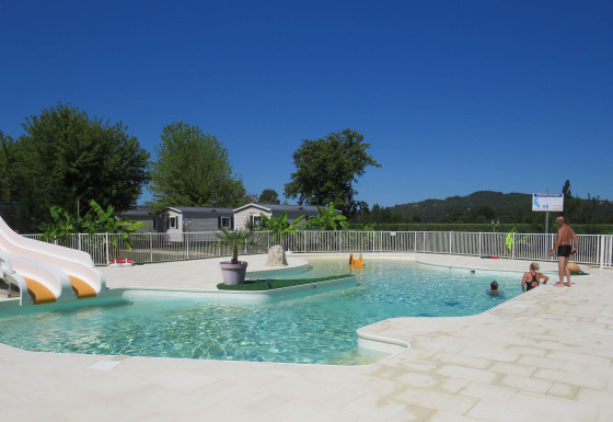Outdoor swimming pool - Vodatent - Camping la Salvinie - Dordogne, Terrasson Lavilledieu, France18