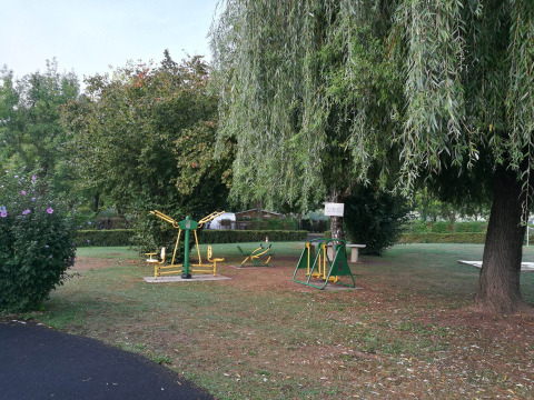 Gimnasio al aire libre - Vodatent - Camping la Salvinie - Dordoña, Terrasson Lavilledieu, Francia