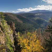 De Rabenklippe, granieten rots in het Nationaal Park Harz, Nedersaksen, Duitsland