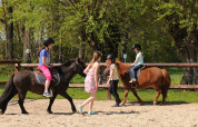 Equitation à poney - Voda-Tent - Camping de Meibeek - Ruurlo, Gelderland, Pays-Bas
