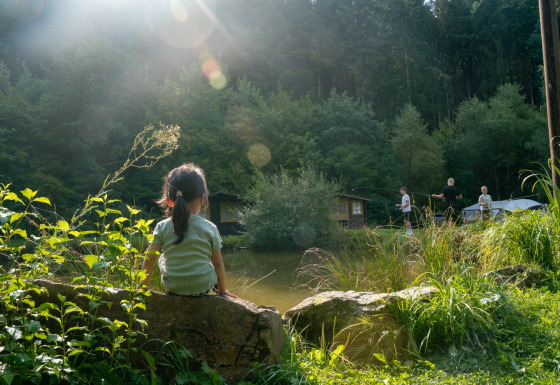 Child by the river - Camping Bockenauer Schweiz - Vodatent - Bockenau, Rheinland-Pfalz, Germany