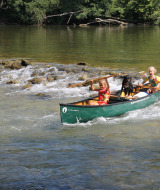 Kinder und Hund im Kanu - Camping Sretanwolf - Bosiljevo, Karlovac, Kroatien