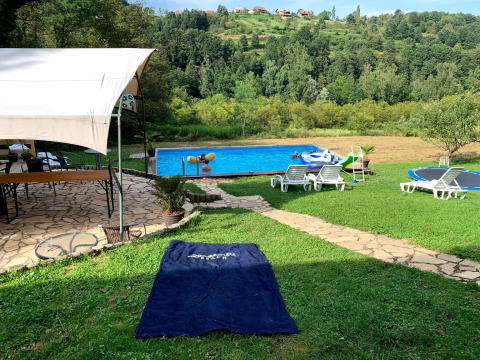 Schwimmbad und Trampolin - Camping Sretanwolf - Bosiljevo, Karlovac, Kroatien