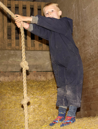 Jugando en la granja - Vodatent - Camping de Hinde - Dronten, Flevoland, Países Bajos4