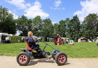Niño en kart - Vodatent - Camping de Hinde - Dronten, Flevoland, Países Bajos10