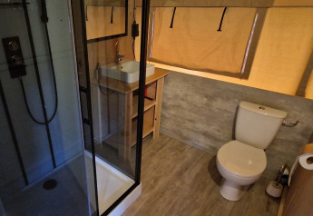 Salle de bain dans la tente - Mooirust - Leersum, Utrecht, Pays-Bas