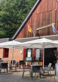 Catering en terraza - Camping Drei Spatzen - Vodatent - Utscheid, Renania-Palatinado, Dinamarca