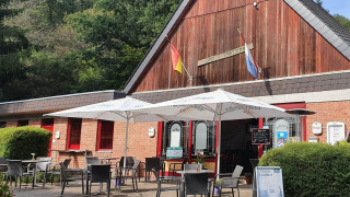 Catering en terraza - Camping Drei Spatzen - Vodatent - Utscheid, Renania-Palatinado, Dinamarca