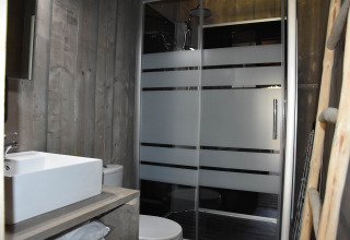 Baño en la tienda safari - Camping Samoza - Vierhouten, Güeldres, Países Bajos