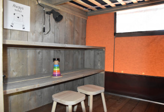 Zona de juegos en la tienda safari - Camping Samoza - Vierhouten, Güeldres, Países Bajos