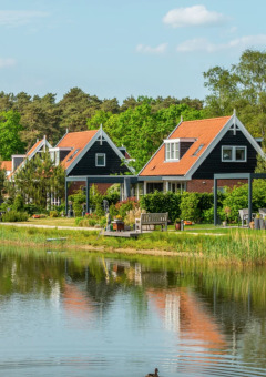 Ferienhäuser am Wasser - EuroParcs De Zanding - Otterlo, Gelderland, Niederlande