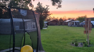 Trampolin - Camping de Tulpenweide - Vodatent - Breezand, Noord-Holland, Niederlande
