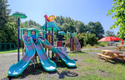 Kinder auf dem Spielplatz - Camping Lotje - Vodatent - Hattorf am Harz, Niedersachsen, Deutschland