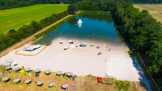 Laghetto con ombrelloni - Country Resort De Papillon - Denekamp, Overijssel, Paesi Bassi