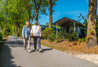 Menschen beim Wandern - EuroParcs De Wije Werelt - Otterlo, Gelderland, Niederlande