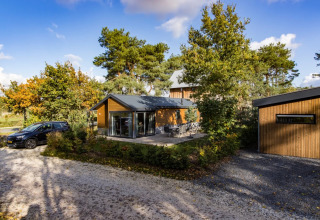 Auto bij accommodatie - EuroParcs De Wije Werelt - Otterlo, Gelderland, Nederland