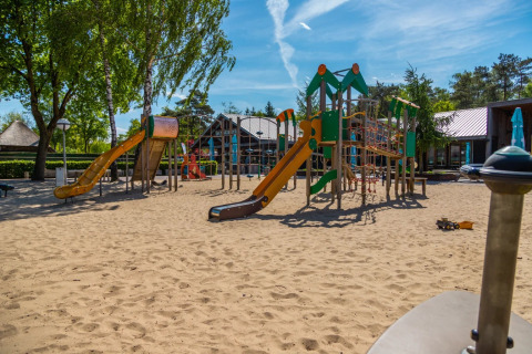 Spielplatz im Freien - EuroParcs De Wije Werelt - Otterlo, Gelderland, Niederlande