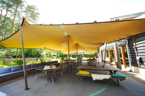 Outdoor terrace - EuroParcs De Wije Werelt - Otterlo, Gelderland, Netherlands