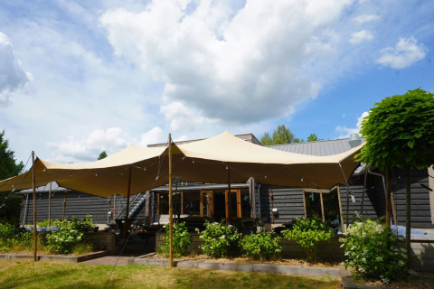 Terrasse en restauration - EuroParcs De Wije Werelt - Otterlo, Gelderland, Pays-Bas
