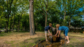 Mit Wasser spielen - EuroParcs Ruinen - Ruinen, Drenthe, Niederlande