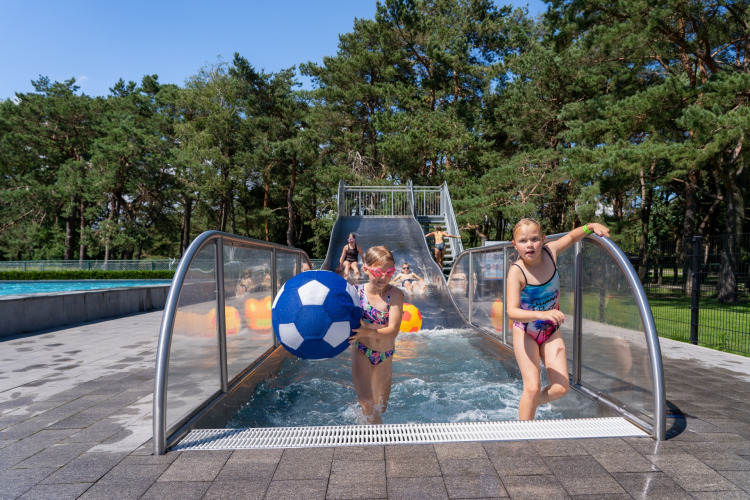 Toboggan de la piscine - Vodatent - Parc de loisirs et de nature de Keiheuvel - Balen - Anvers - Belgique