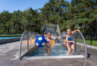 Schwimmbadrutsche - Vodatent - Erholungs- und Naturpark de Keiheuvel - Balen - Antwerpen - Belgien