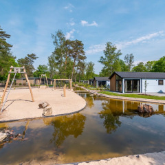 Water en speeltuin op het park - EuroParcs De Hooge Veluwe - Arnhem, Gelderland, Nederland