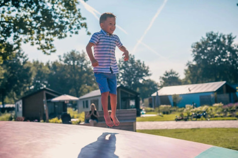 Airtrampoline - EuroParcs Kaatsheuvel - Kaatsheuvel, Brabant du Nord, Pays-Bas