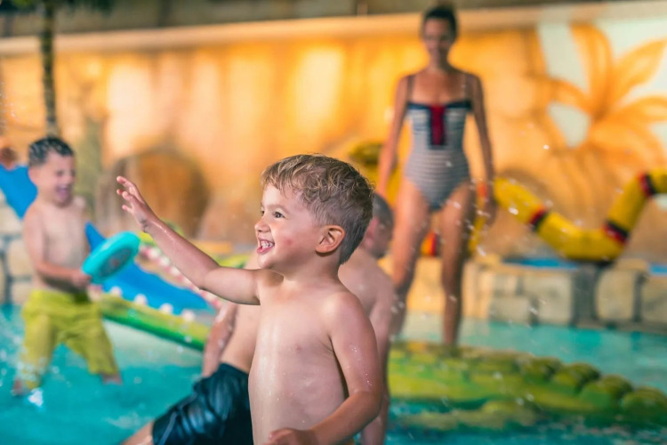 Piscina coperta - EuroParcs Kaatsheuvel - Kaatsheuvel, Brabante Settentrionale, Paesi Bassi