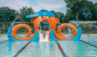 Piscina al aire libre - EuroParcs Kaatsheuvel - Kaatsheuvel, Brabante Septentrional, Países Bajos
