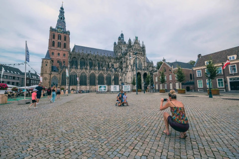 Familie in der Stadt - EuroParcs Kaatsheuvel - Kaatsheuvel, Nordbrabant, Niederlande