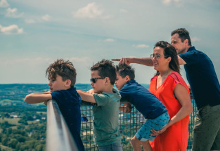 Familien ved udsigtspunktet - EuroParcs Limburg - Susteren, Limburg, Holland