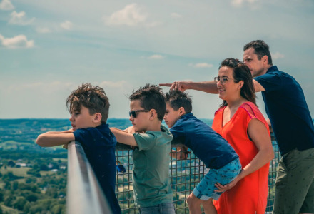 Gezin bij uitzichtpunt - EuroParcs Limburg - Susteren, Limburg, Nederland