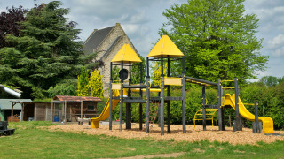 Parque infantil - Camping La Dolce Vita - Vodatent - Ransdal, Limburgo, Países Bajos.jpg