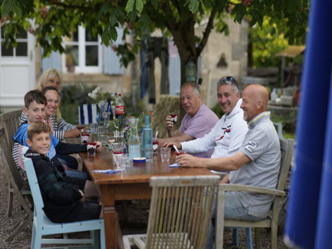 Co-eating evening (Mon and Thu) - Vodatent - Camping Domaine Bleu Celeste - Couleuvre - Auvergne-Rhone-Alpes - France