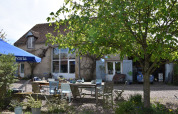 Terrasse - Voda-Tent - Camping Domaine Bleu Celeste - Couleuvre - Auvergne-Rhone-Alpes - France