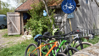Fahrradverleih - Voda-Tent - Camping Domaine Bleu Celeste - Couleuvre - Auvergne-Rhone-Alpes - Frankreich