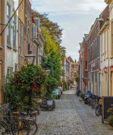 Gemütliche Straße in Leiden, die Niederlande