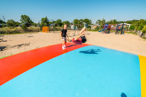 Airtrampoline - EuroParcs Poort van Zeeland - Hellevoetsluis, Zuid-Holland, Nederland