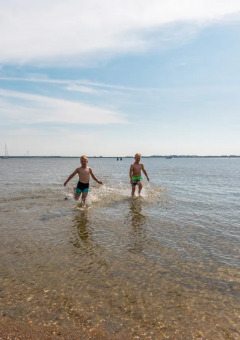 Kids in the water - EuroParcs Poort van Zeeland - Hellevoetsluis, South Holland, Netherlands