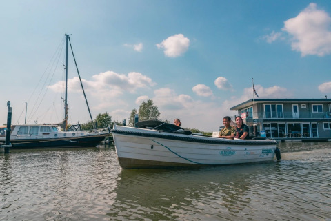 Sloop sur l'eau - EuroParcs De Biesbosch - Dordrecht, Hollande méridionale, Pays-Bas