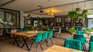 Restaurante interior - EuroParcs Maasduinen - Belfeld, Limburgo, Países Bajos