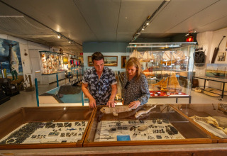 Ehepaar im Museum - EuroParcs Schoneveld - Breskens, Zeeland, Niederlande