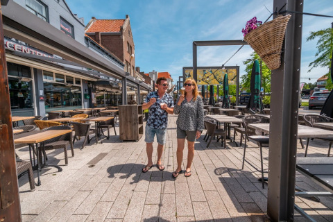 Op het terras - EuroParcs Schoneveld - Breskens, Zeeland, Nederland