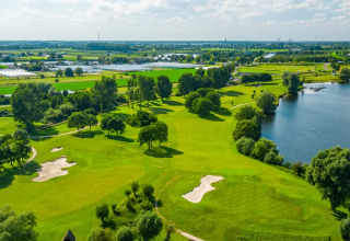 Golfplatz - EuroParcs Aan de Maas - Kerkdriel, Gelderland, Niederlande